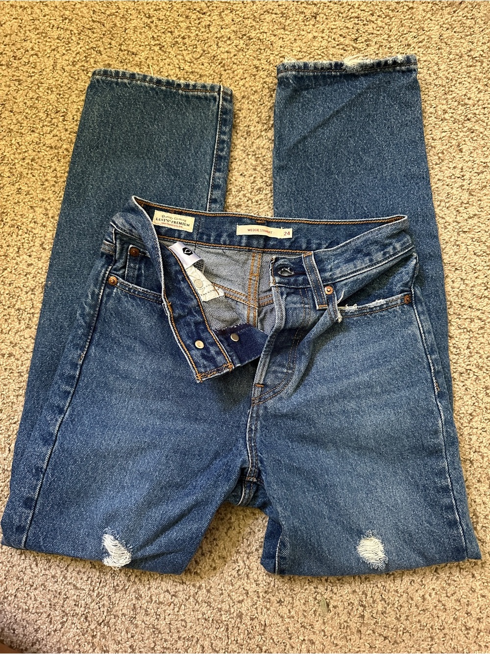 Levi's Women's Blue Straight Jeans with Subtle Distress